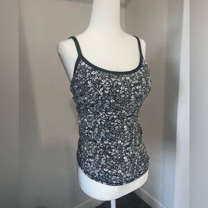 Pact floral tank top 100% organic cotton size: women’s medium
